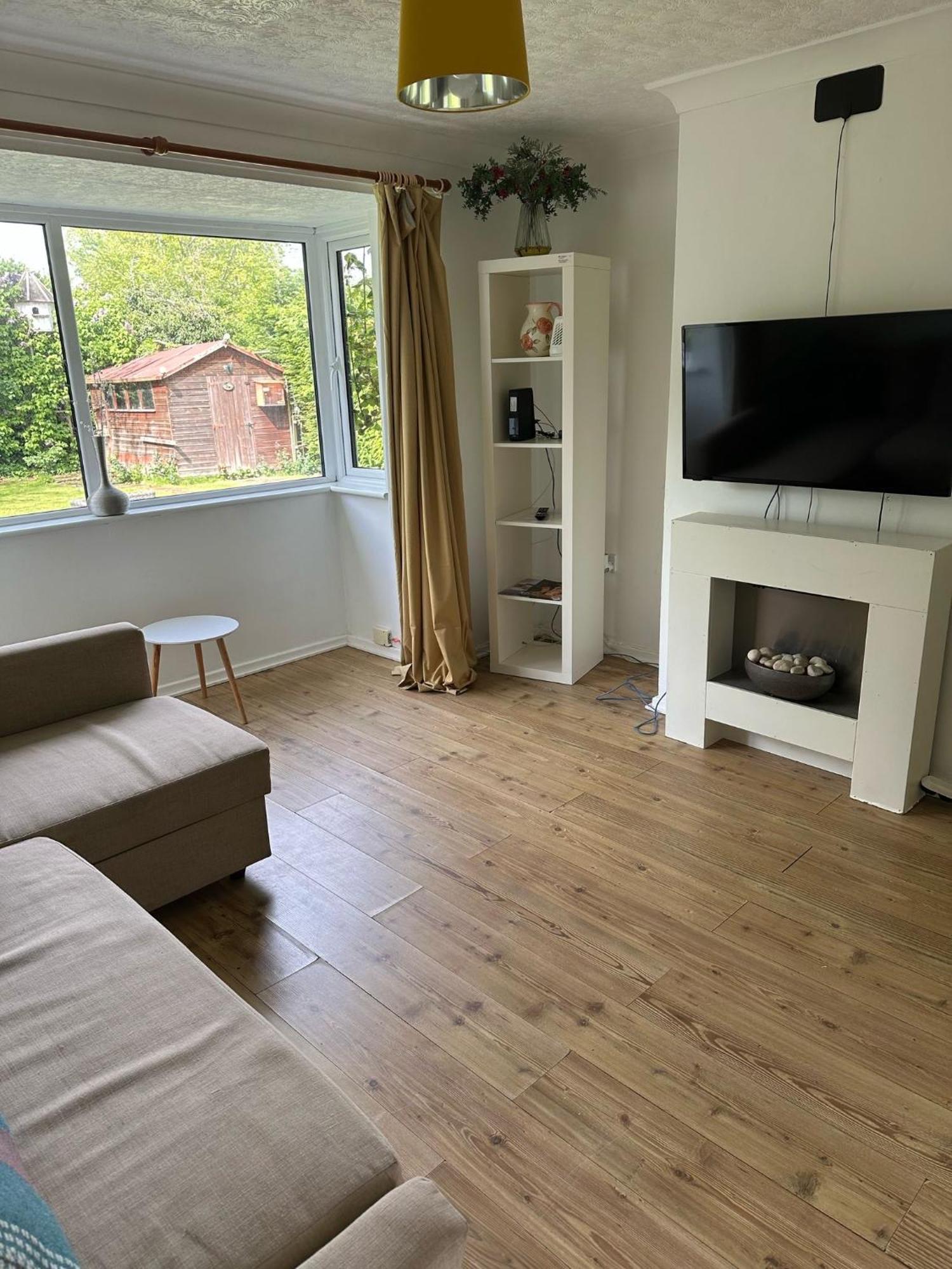 House Number 8 Sleeps Up To 6 People With Smart Tvs In Every Room Wellington (Shropshire) Exterior foto